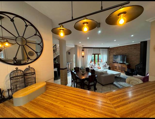7 BEDROOM HOUSE FOR SALE IN ZWARTKOP